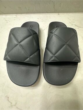 Bottega Veneta Black Quilted Slide Sandals, 39